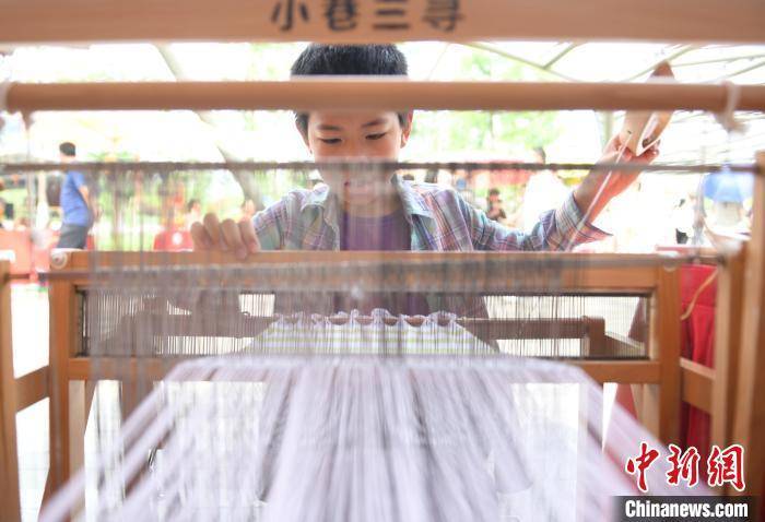 中国民族宗教网 :管家婆一和中特-城市：茫崖市“绣花功夫”精细管理城市绣出百姓“幸福底色”  第8张