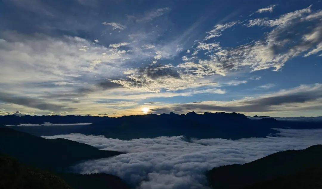 扎 达瓦更扎61四姑娘山61夹金山61熊猫古镇3日自驾_行程_门票