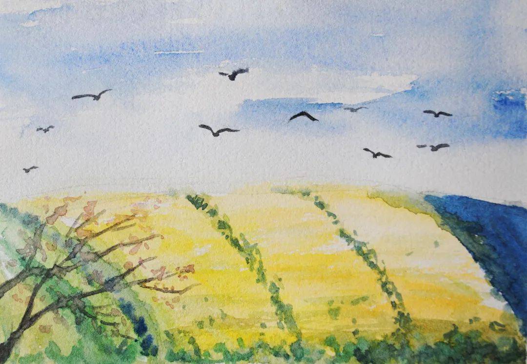 夏季的南风吹拂着野草,草木深处可以看到小小的茅舍,麦田嫩绿的麦穗