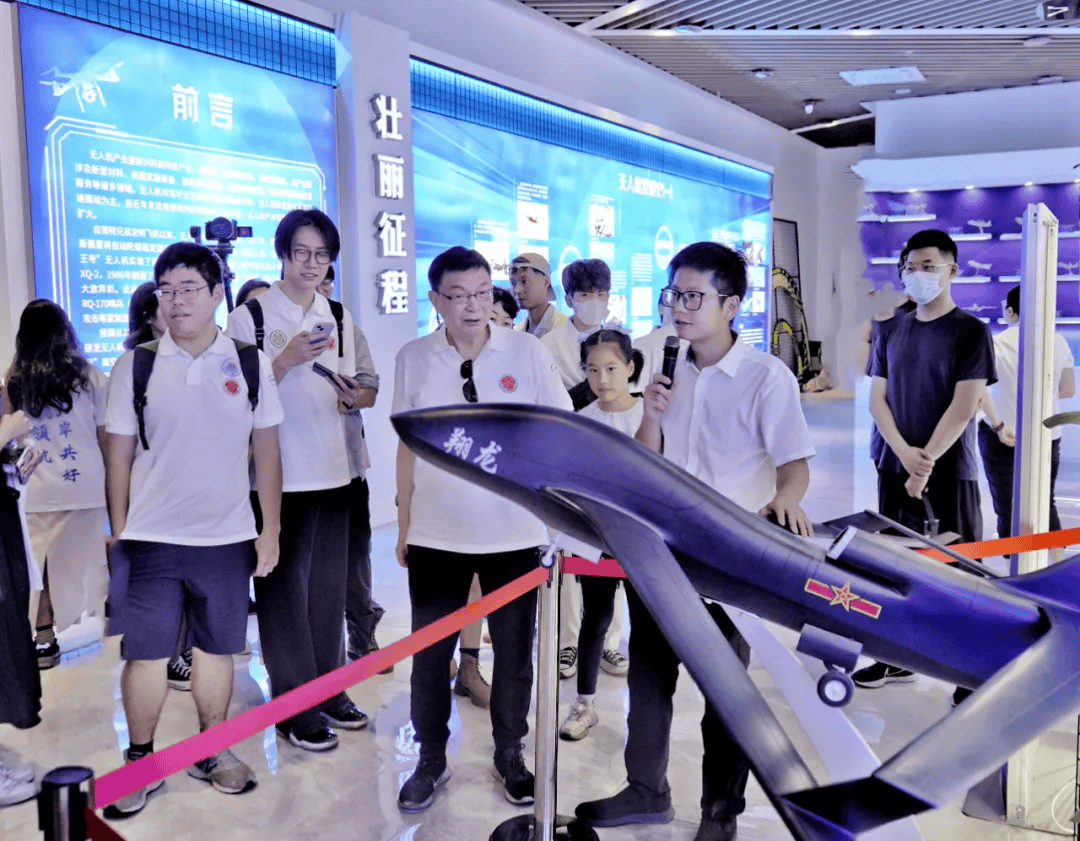 在高新区,台湾大师,明星,高校师生们说….