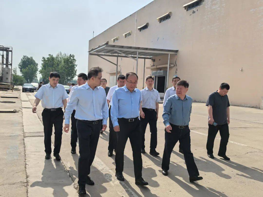 聊城市副市长张建军出席活动,市局党组书记,局长陈玉国陪同.