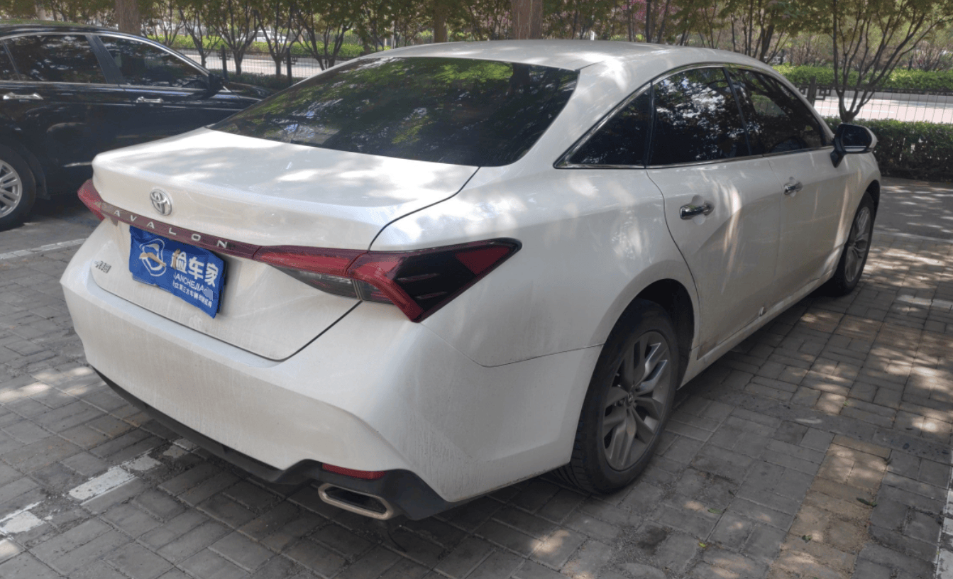 相信熟人花12万买辆4年的丰田亚洲龙,事后发现竟然被坑了几万!