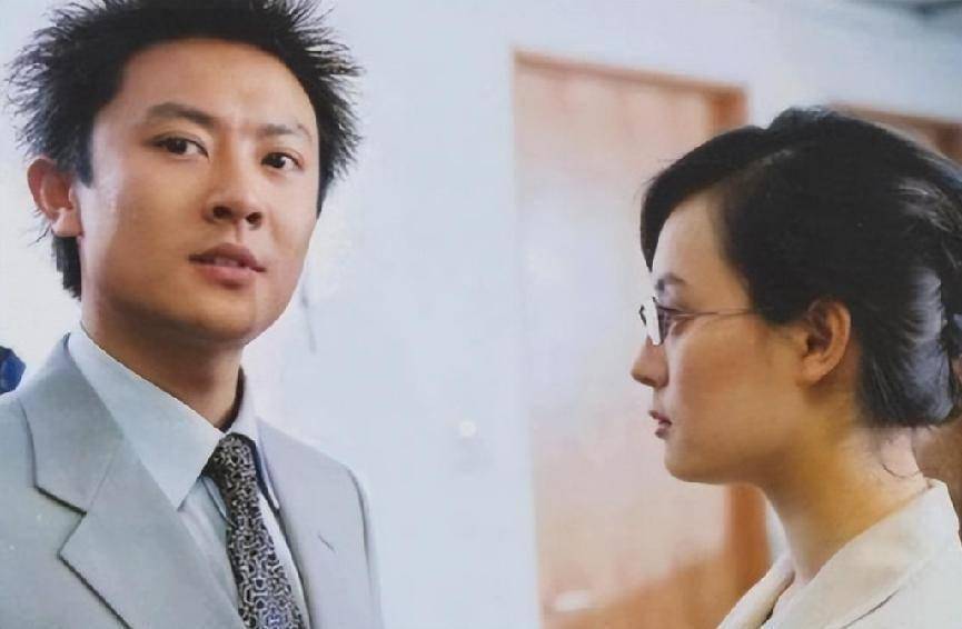 这个男演员,一生事业"毁"在两个女人手里,妻子只有脸是真的