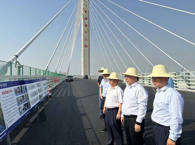 聂爱国实地查看了县城通高速项目——合霍阜高速潘集枢纽,汲河特