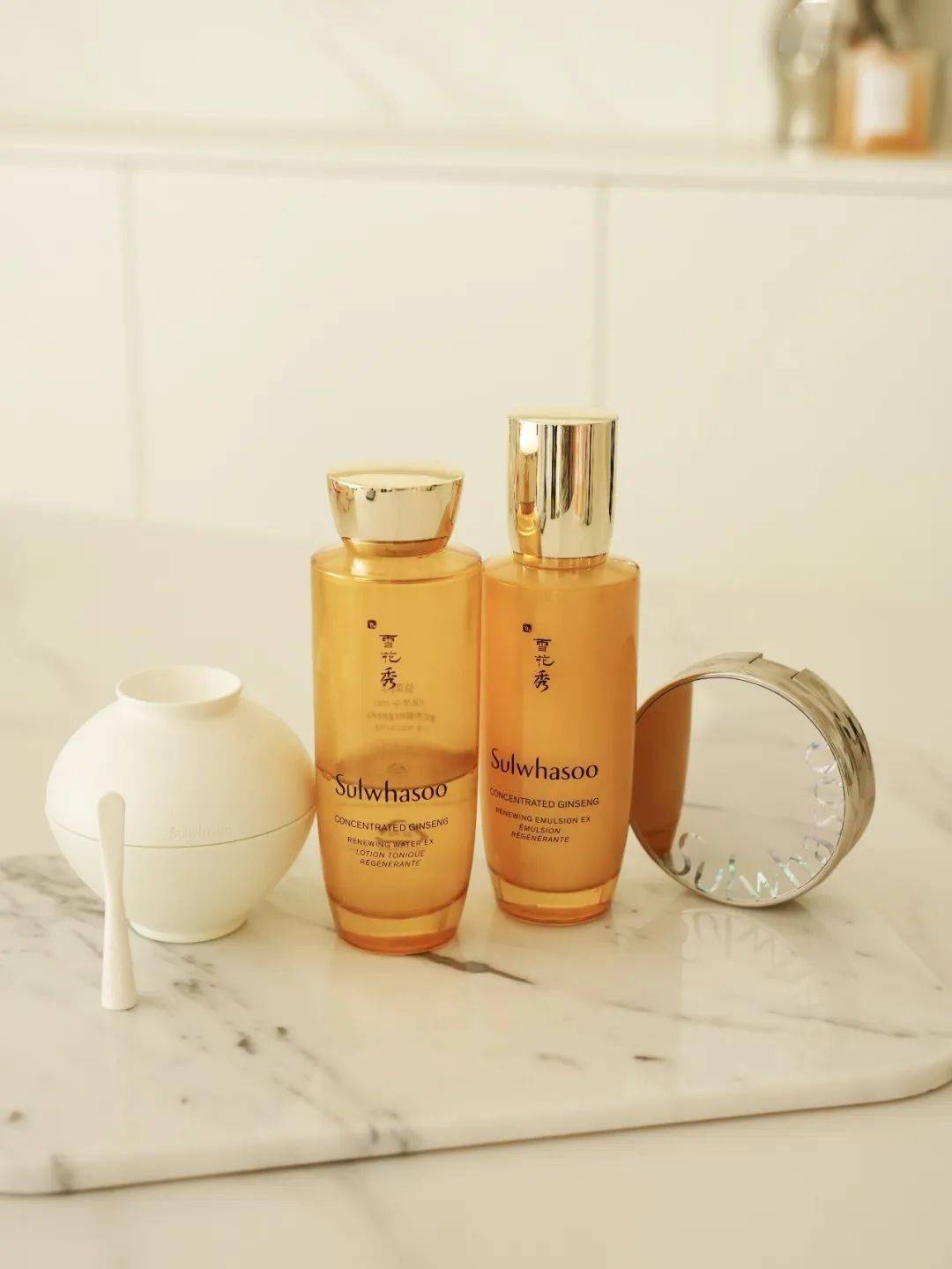 从不起眼到风格自成一派,她真的很懂修炼美!