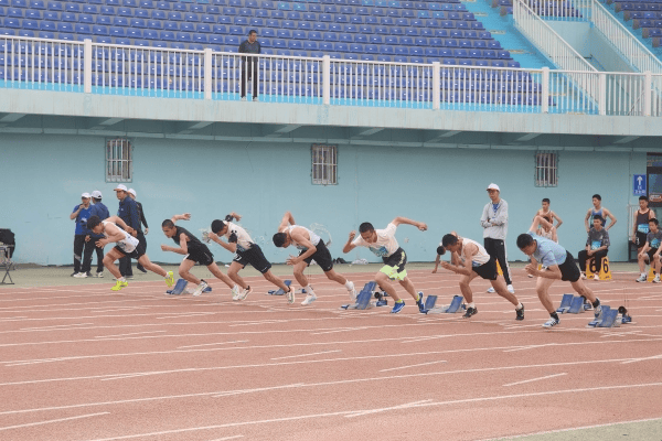 巴州青少年田径锦标赛在库尔勒市火热开赛_比赛_体育