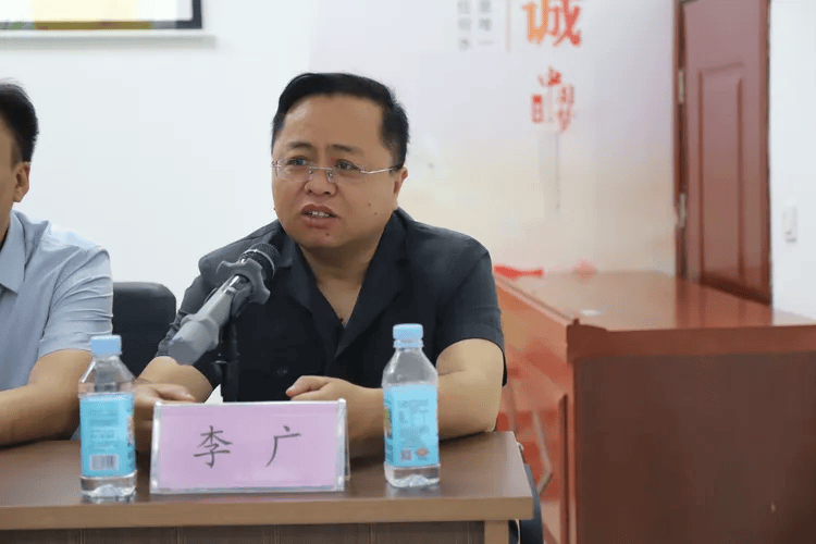 为了让大家更好地理解《民法典》,李刚从大家日常生活中最为关心的