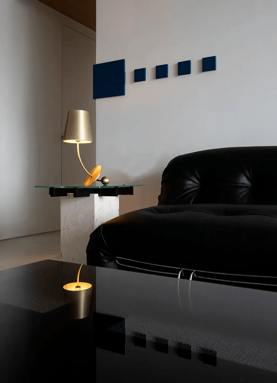 by the blue squares, the residents feel the fun, from big to