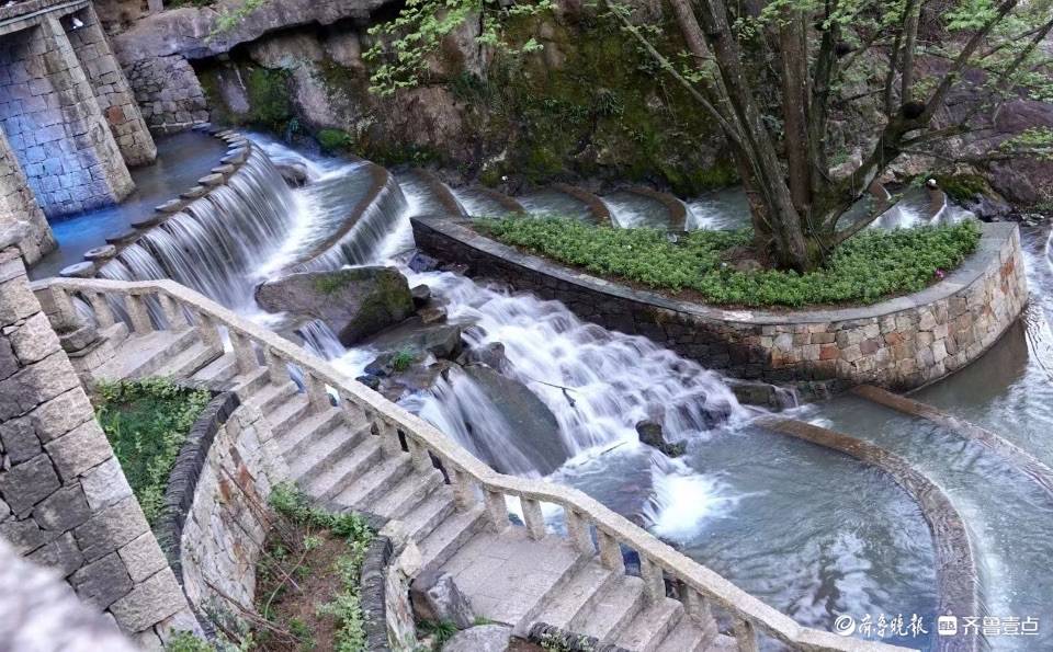 江西上饶望仙谷飞瀑