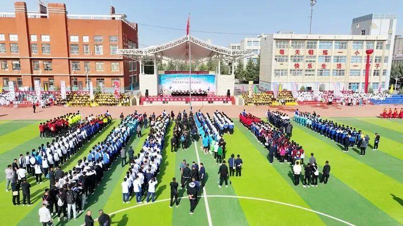 甘州区青少年足球队在"奔跑吧·少年"暨"阳光体育"张掖市校园足球联赛