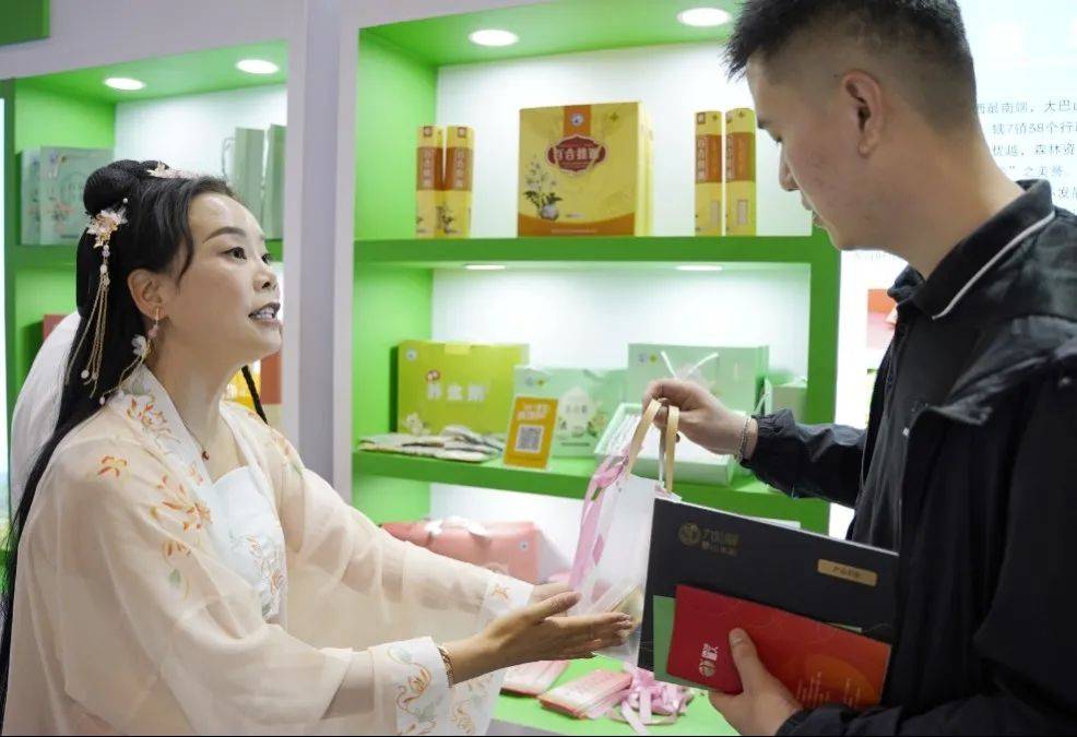 融媒观察|镇坪:农博拓市场 沪寻新"硒"望