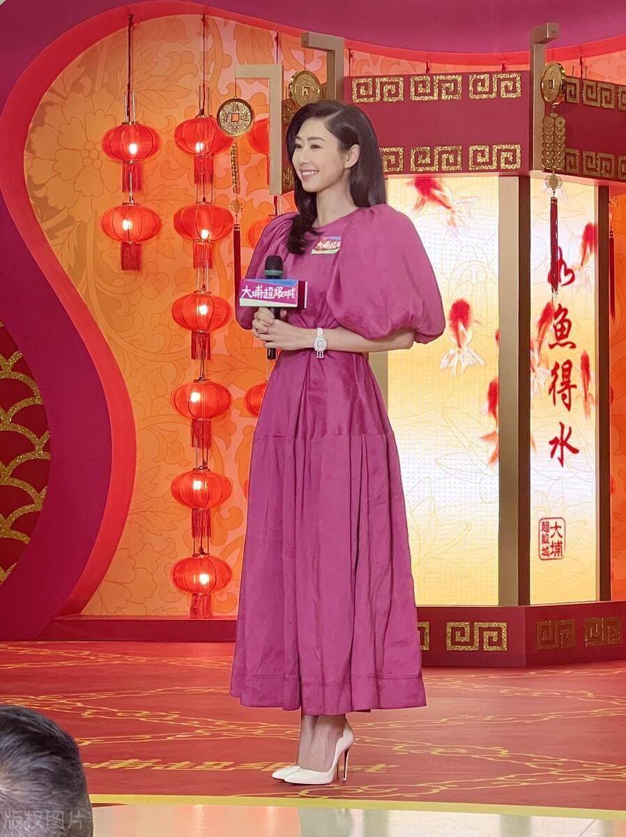 胡定欣这身材,这才是尤物啊!