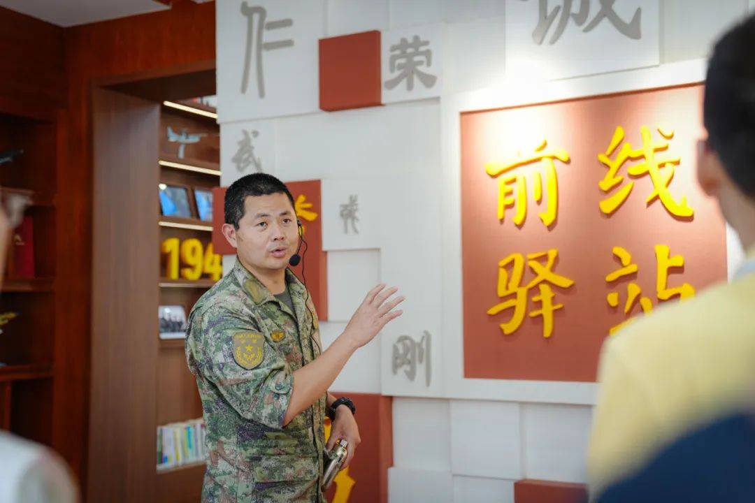 地市动态丨泉州市民间文艺家进军营开展"与人民同行"文艺志愿服务活动