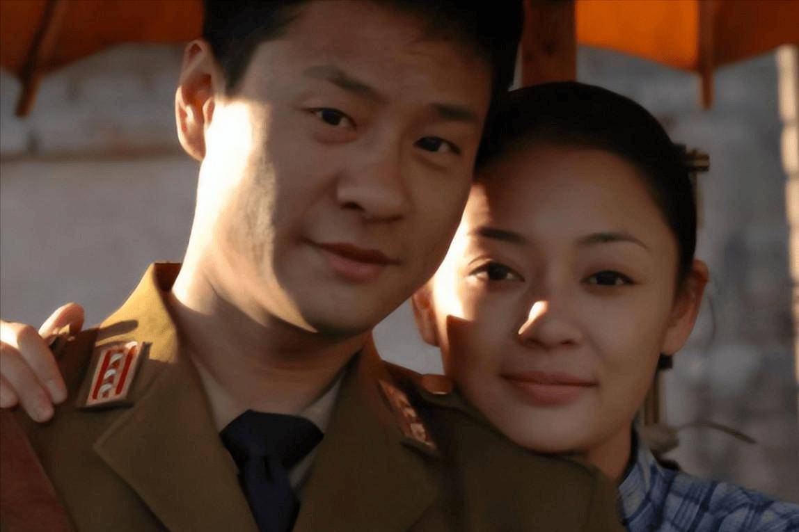 演员连奕名:成名后与妻子离婚,二婚娶杨若兮,前妻红了他落寞了