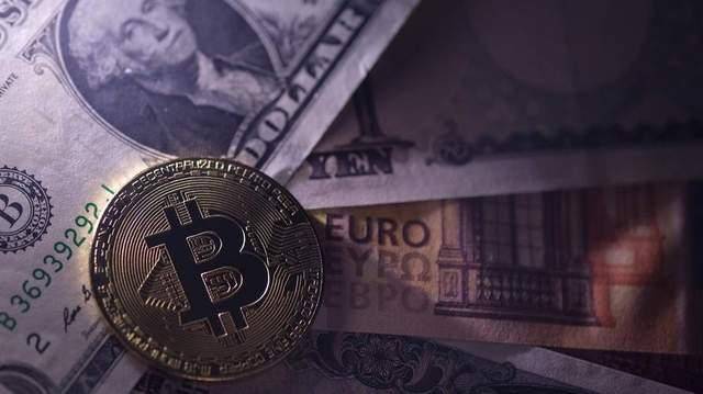 而且,中国买芯片的钱少了,也让美欧日的市场份额跟着缩水了,所以