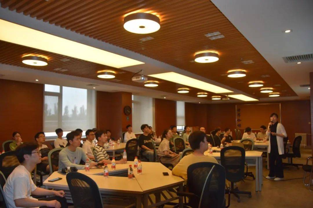 航行无疆 | 航空学院师生共赴中航供应链参观交流