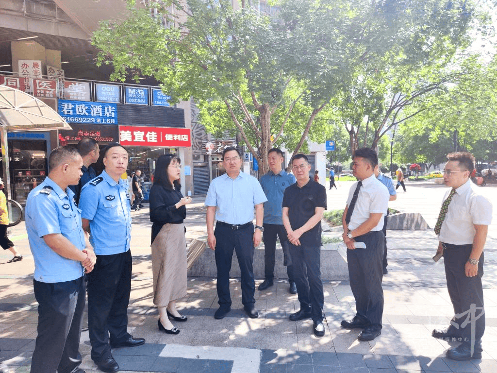 边督边改立行立改|渝中区政府副区长艾正兵现场督导中央生态环境保护