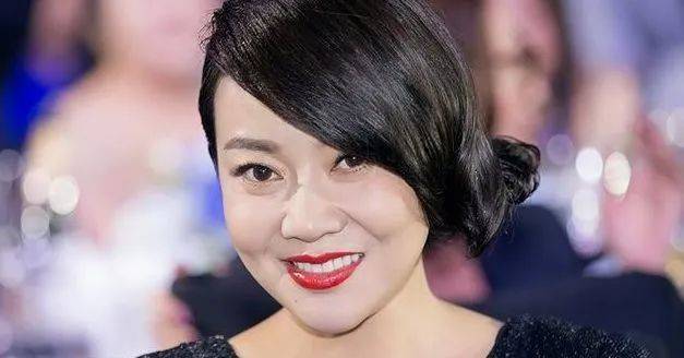 闫妮被前夫抛弃,成名后前夫倒追闫妮,闫妮一句话让对方无地自容