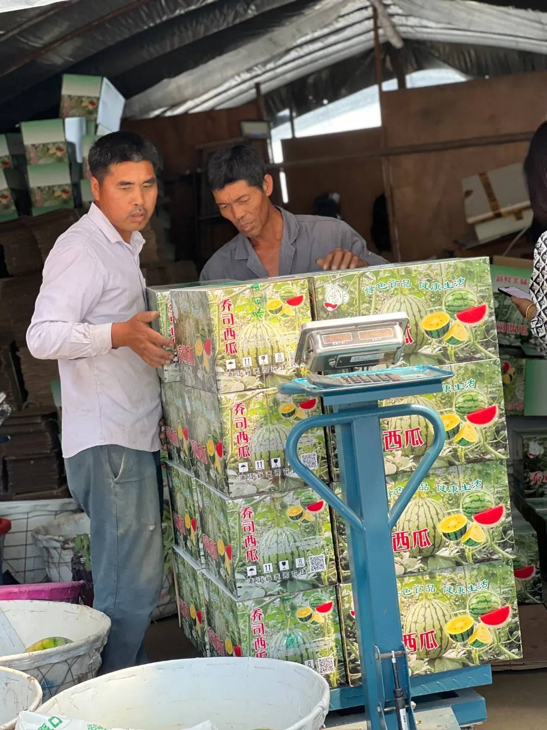 每天要卖出两三千斤！水果届的“扛把子”已上市！杭州有人天刚亮就赶来抢……