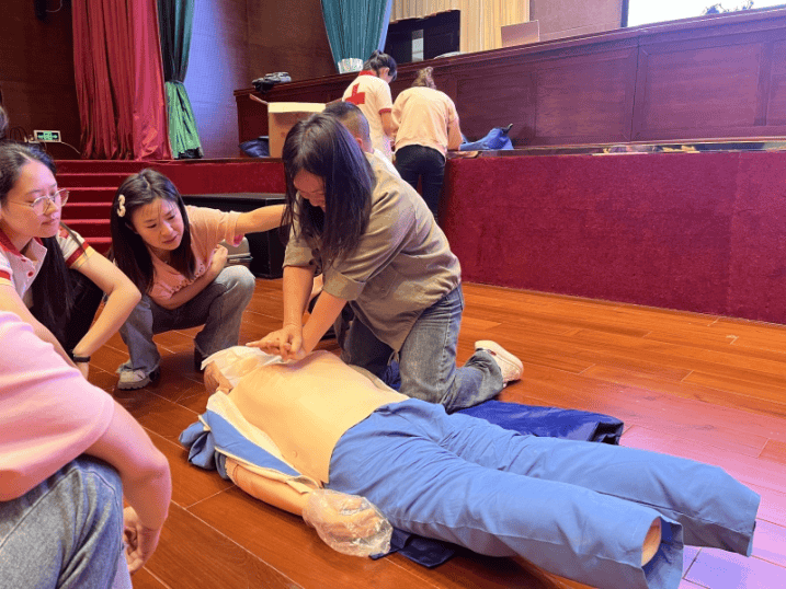 人人学急救 急救为人人——独山县开展村(社区)应急救护持证培训