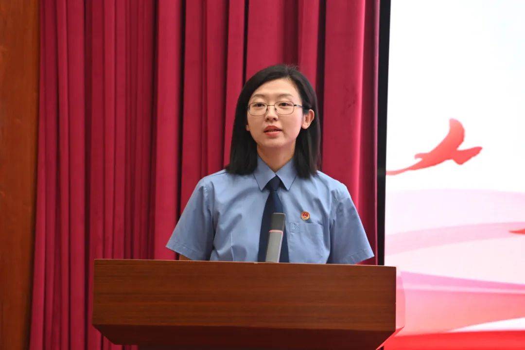 法律政策研究室一级检察官助理 陈少妍学深悟透党纪处分条例并将其