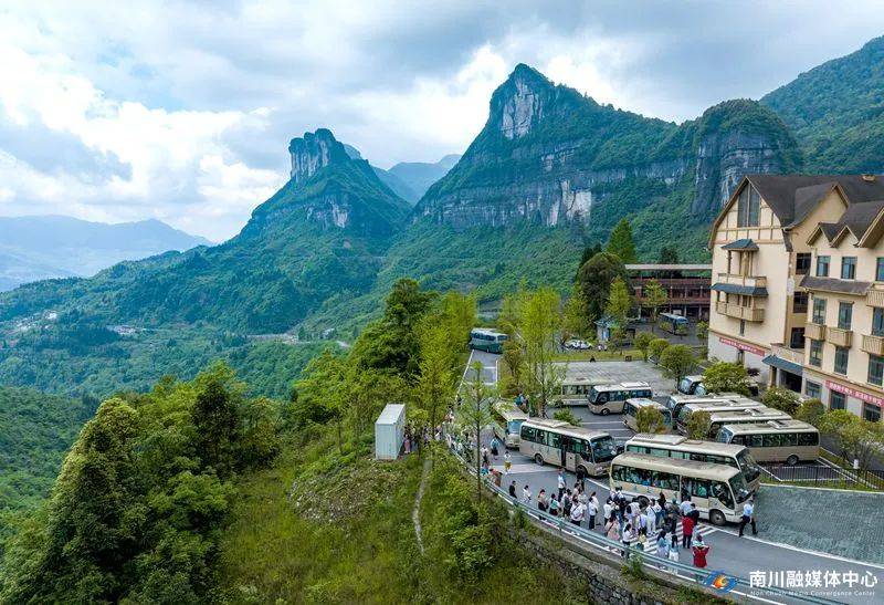 南川·天气|本周,阴云驻扎 阵雨04洒落!_阴天_金佛山_雨天