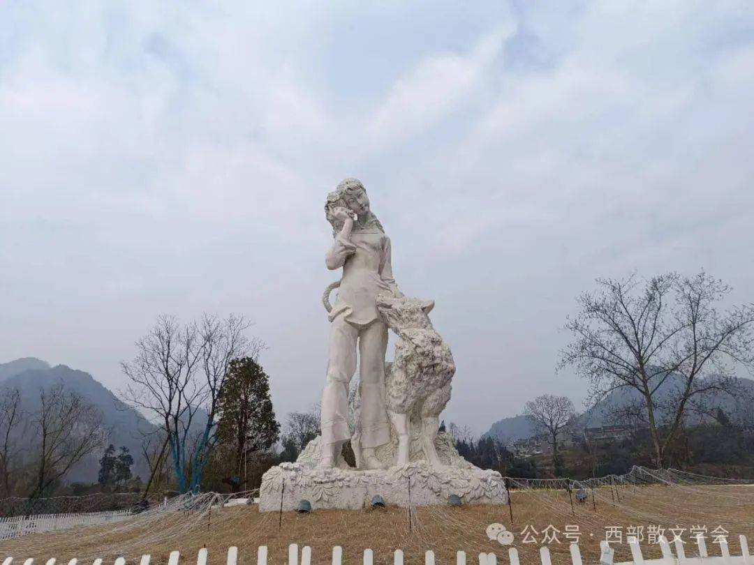 【西部散文学会】张长华|魅力湘西入画来