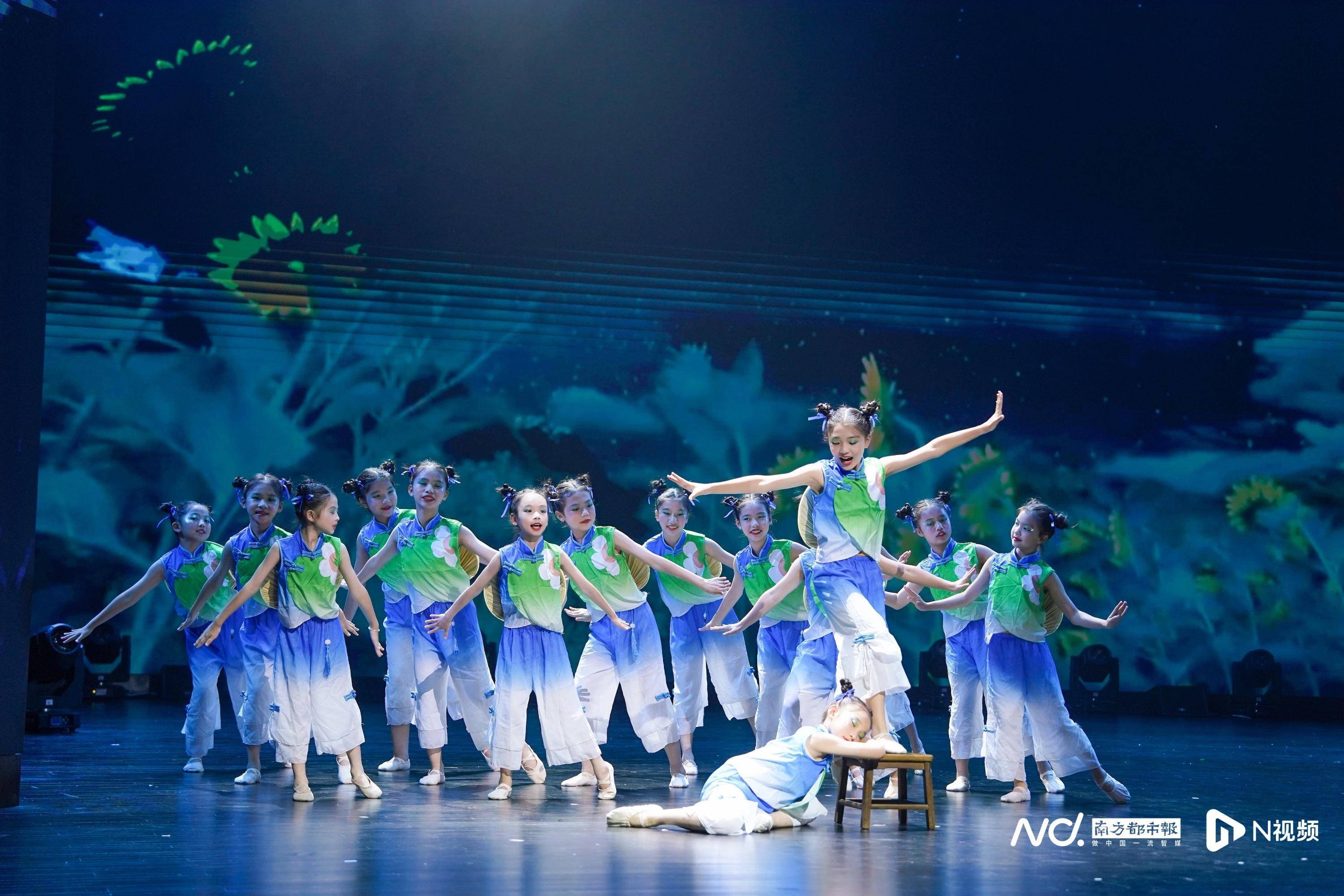 舞蹈《童年的夏夜》据介绍,此次活动汇聚了广东省外语艺术职业学院
