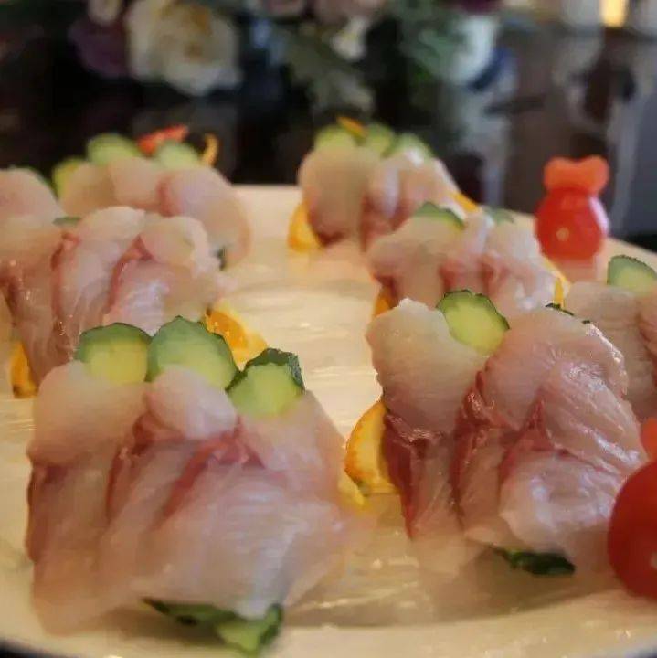 高白鲑,鱼子酱,新疆菜等美食也供不应求.