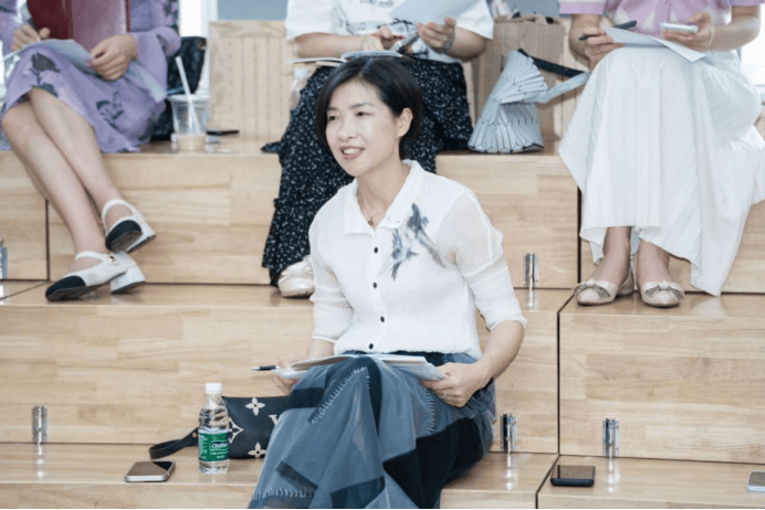 体育学科体育学科主会场,宋毅老师进行了研课报告,从课的设计,引导