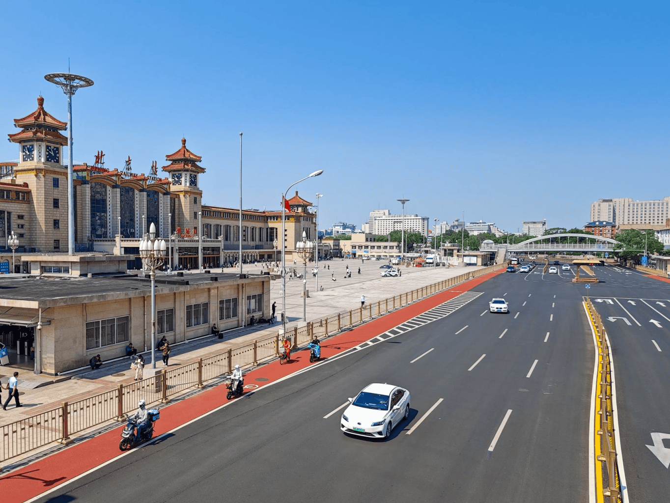 74 今年首批市管城市道路大修月底完工,北京站周边步行骑行不断线