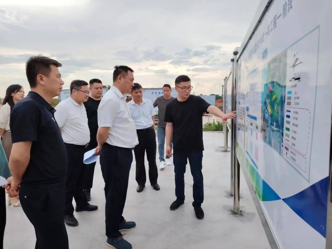 5月25日 ,市发改委主任黄海有,市统计局局长刘林根带队深入贵溪,余江