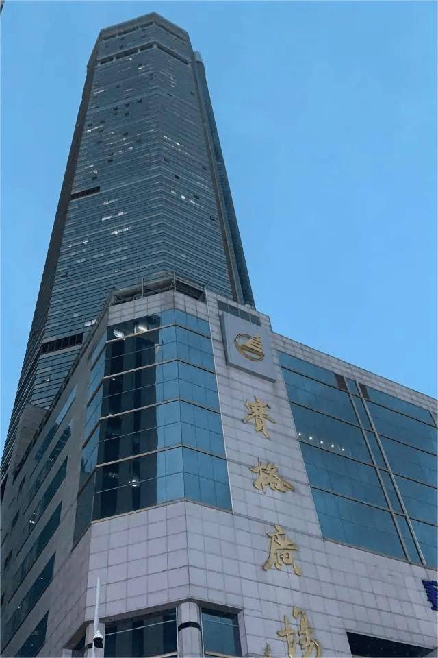 回想2021年5月18日,深圳赛格大厦的那一幕仍让人心有余悸.