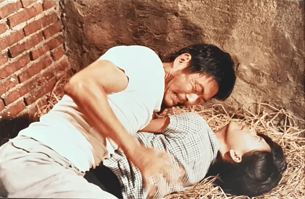 章子怡主演的"杀夫案",38年前就被拍了出来,我冒着冷汗看完