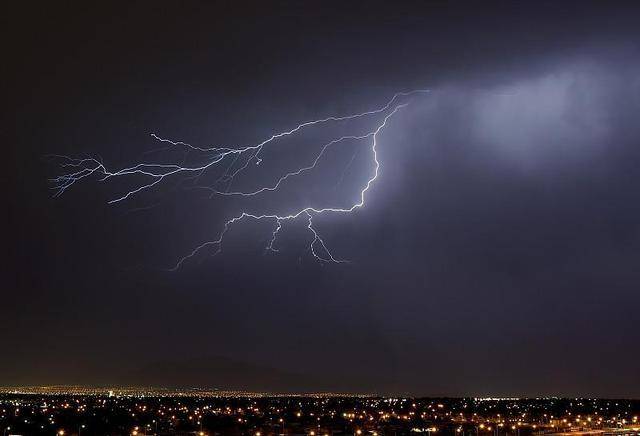 「雷电预警」5月27日上杭县气象台发布雷电黄色预警信号_雷雨_天气