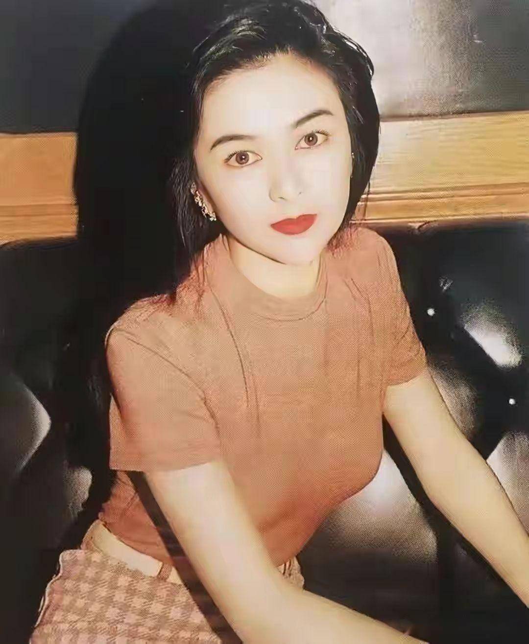陈美琪:16岁已是"人间尤物",孕期遭背叛致不孕,如今风韵犹存