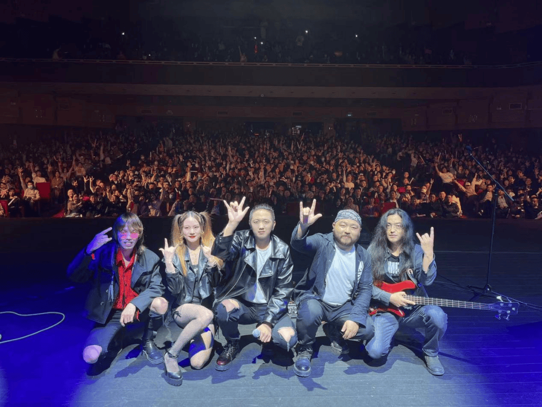 跨越时空的相聚 ‖ 极光乐队·致敬beyond 40周年巡回演唱会-和平与爱