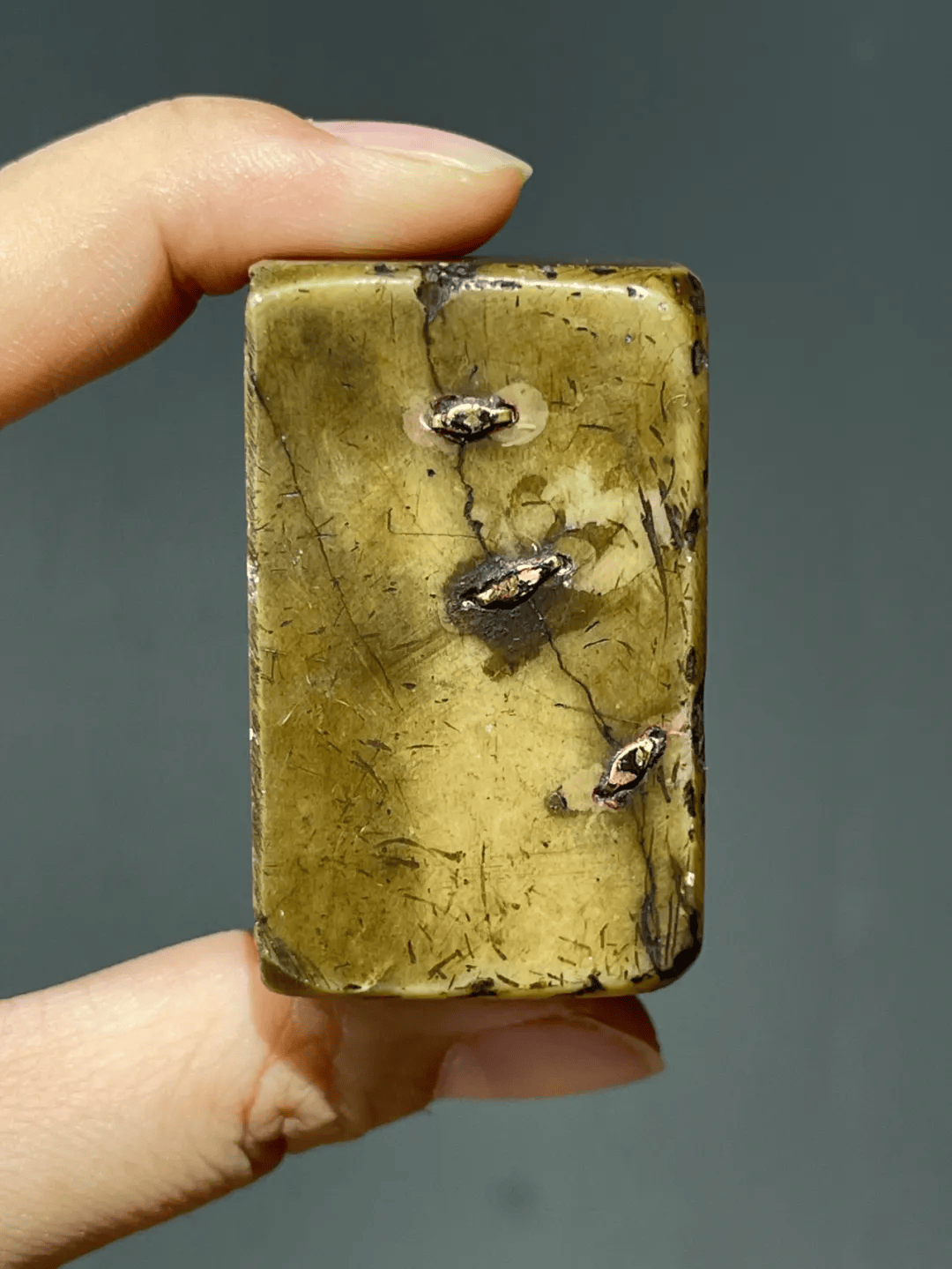 用之美—宗教信徒的美物 ▎紫檀观音,寿山石佛语章与白瓷香炉