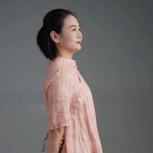 汪小梅(瑜伽)声乐老师,毕业于安徽艺术学院音乐表演声乐专业,拥有声乐