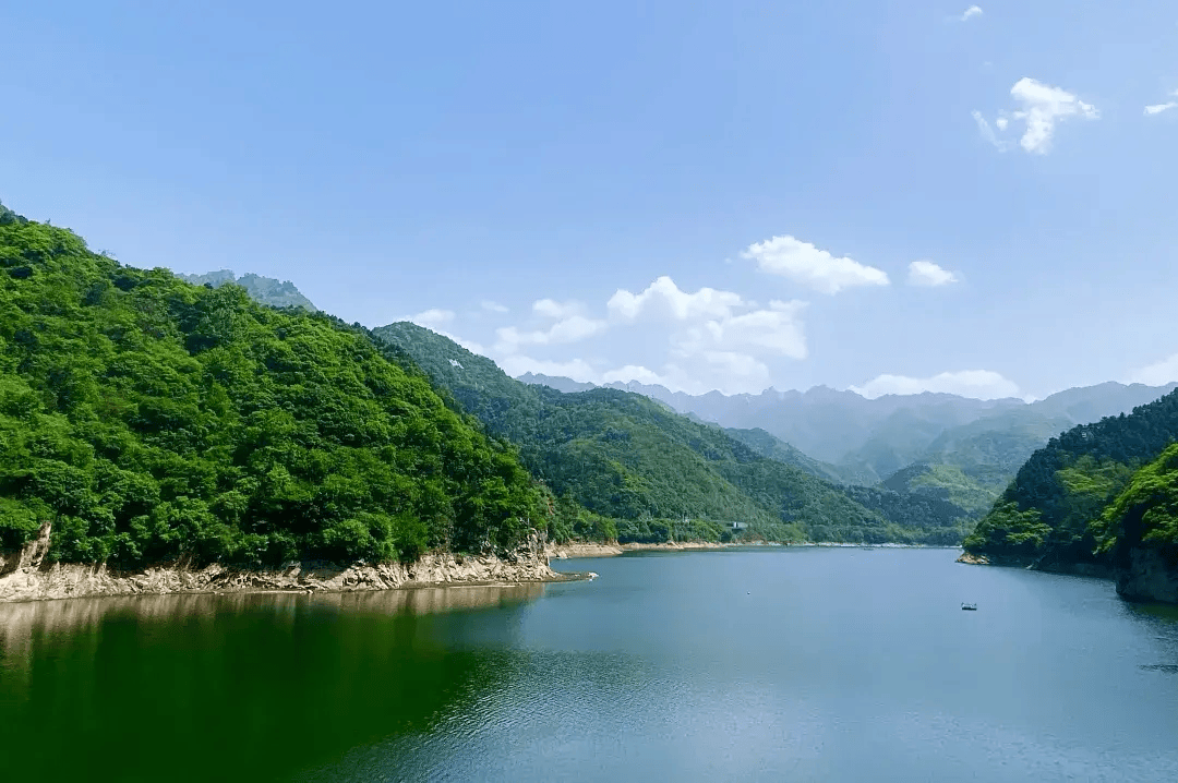 八条路水库图片