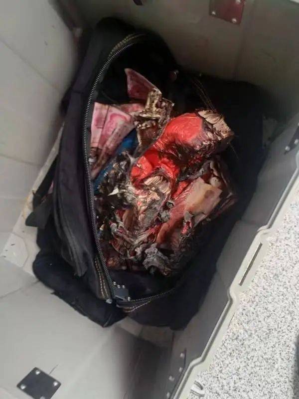 连连道谢向临海农商银行汛桥支行的员工临海市民陈先生专程送上感谢信