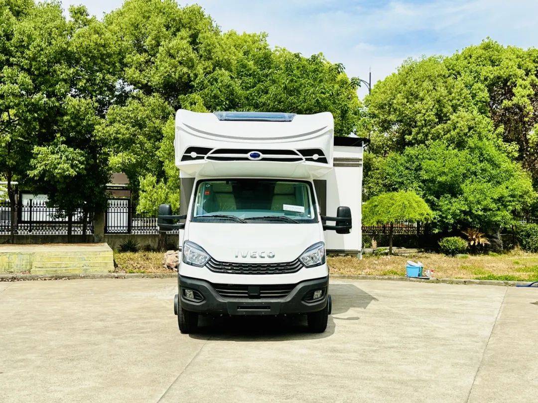 拓锐斯特天王星2号定制版 豪奢配置 细节考究 双拓大空间