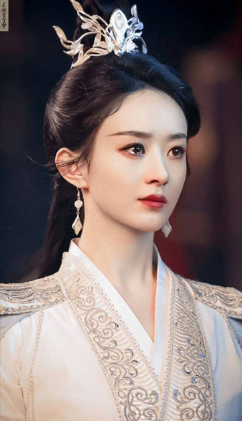 白玉兰提名引争议!杨紫唐嫣入围最佳女主,粉丝遗憾王一博没上榜