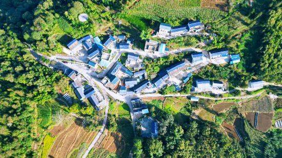 云南省文山州:告别"脏乱差" 城乡面貌焕然一新