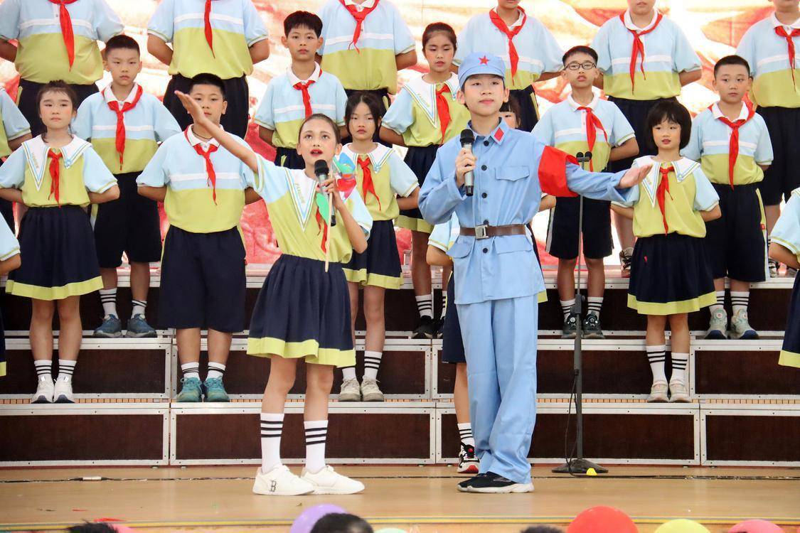 诵经典,吟诗词……上元小学经典朗诵活动带你"穿越"古今共赴书香之约_