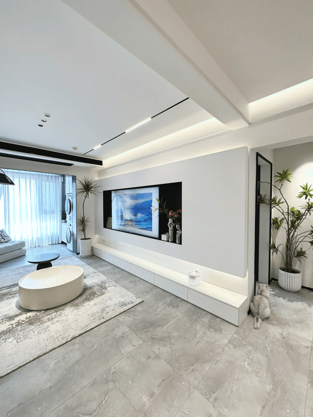 装修之初,我时常在小红书上寻找灵感,从硬装到软装,从设计到施工,每一