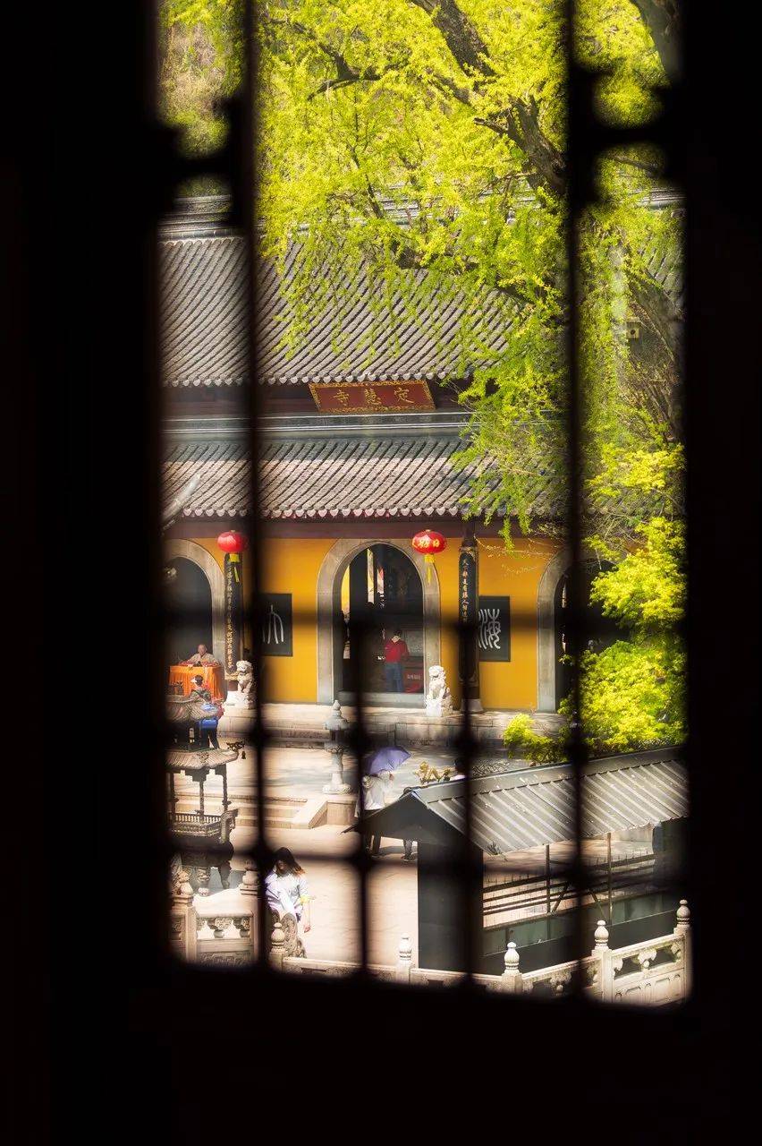 焦山定慧寺,有着1800年历史的寺庙,初名普济寺,焦山寺,清帝康熙南巡时