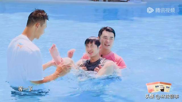 又是被五哈团逗笑的一天,陈赫还了邓超一巴掌,两清了