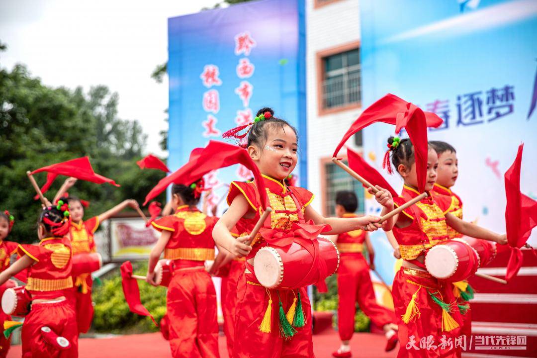 学习时报:白小姐管家婆四肖四码-传统文化沁民心 舞蹈艺术进校园——“蓉城星力”美育浸润活动走进香城小学、新都特校