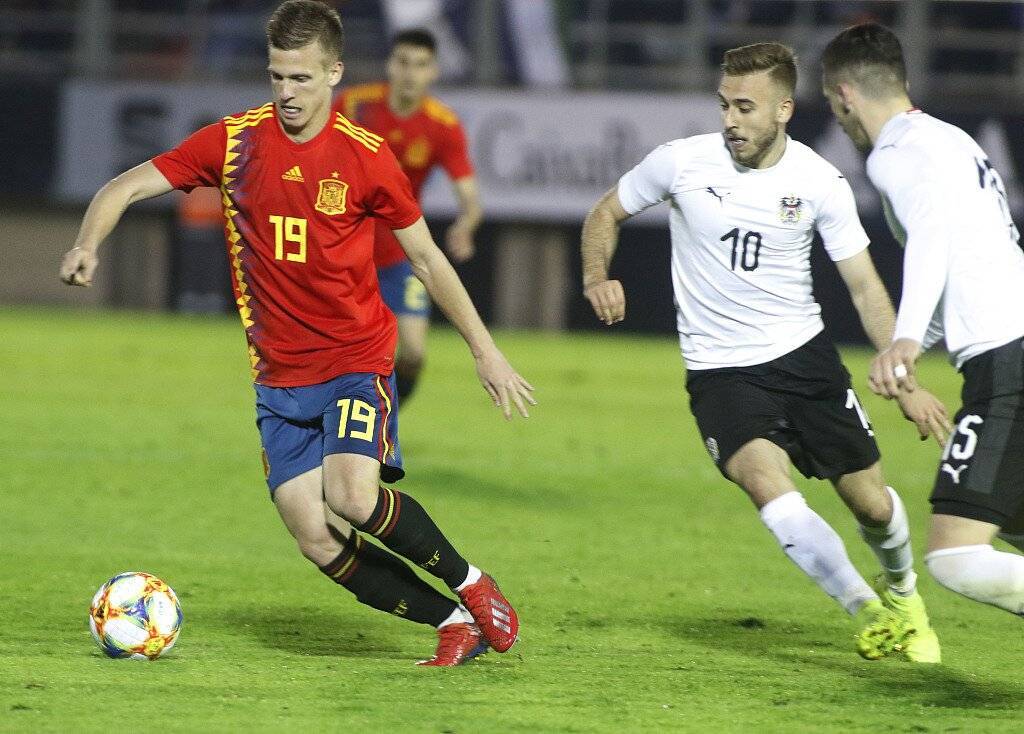 奥尔莫:能被拜仁,巴萨等队关注是好事,但我现在专注于欧洲杯_西班牙队